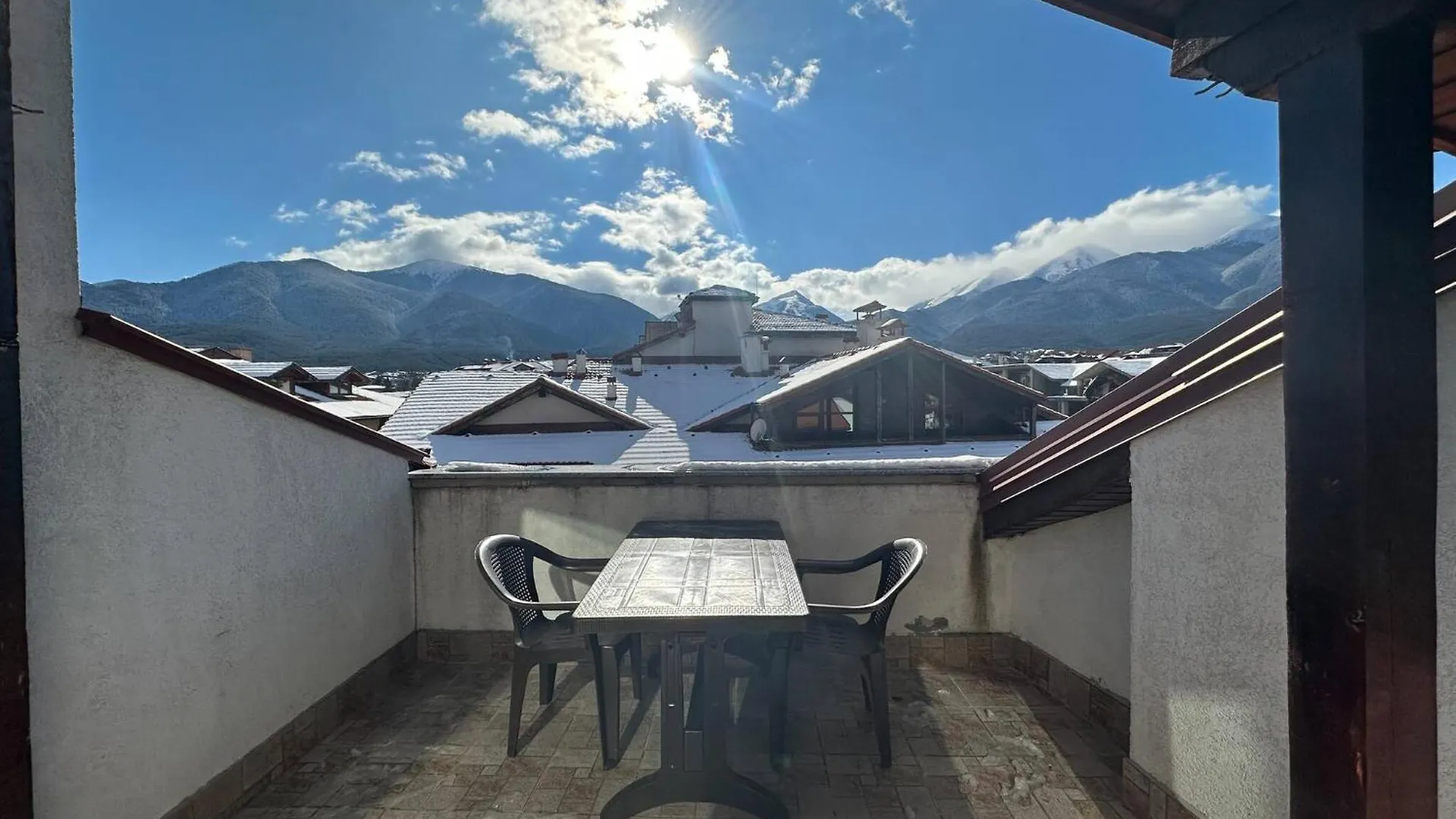 반스코 Bright Mountain View Penthouse - 300Mbps Wi-Fi 아파트 0*,  불가리아