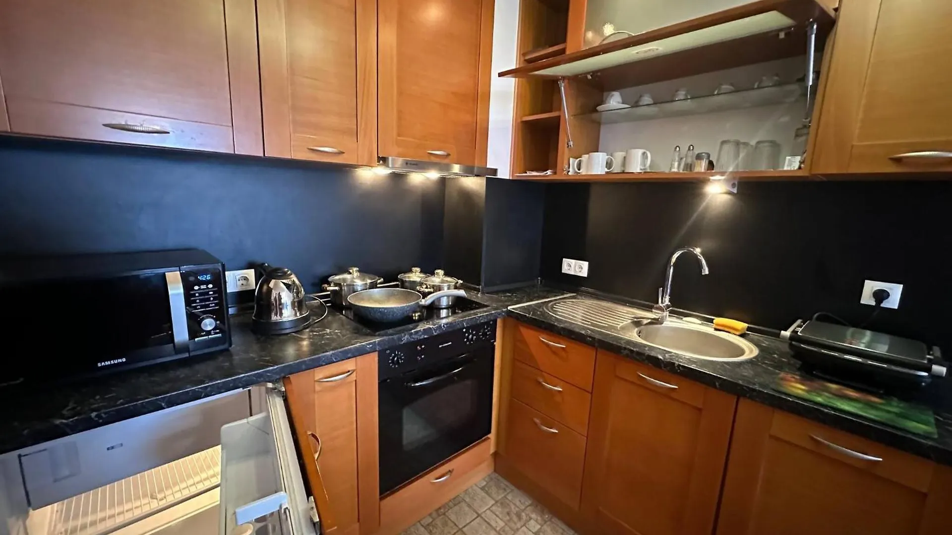 반스코 Bright Mountain View Penthouse - 300Mbps Wi-Fi 아파트 0*,