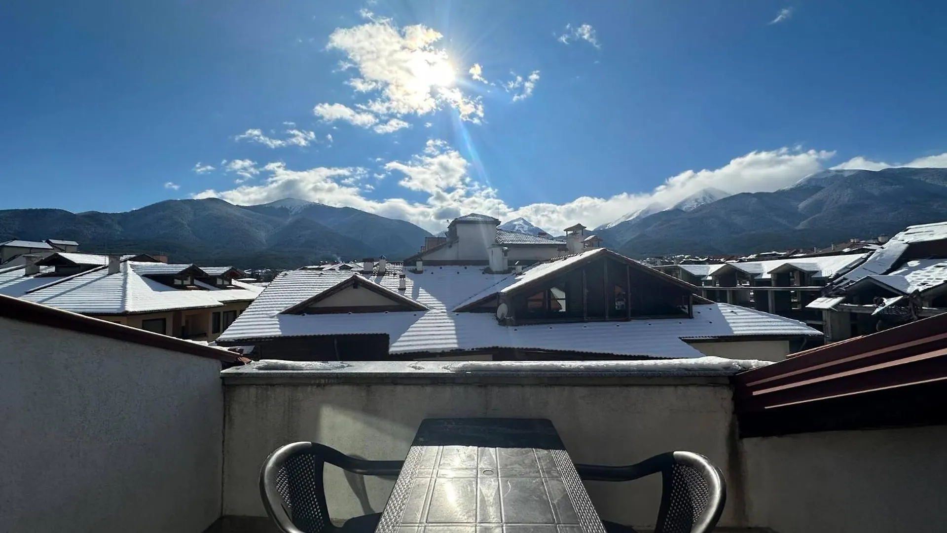 Bright Mountain View Penthouse - 300Mbps Wi-Fi location
