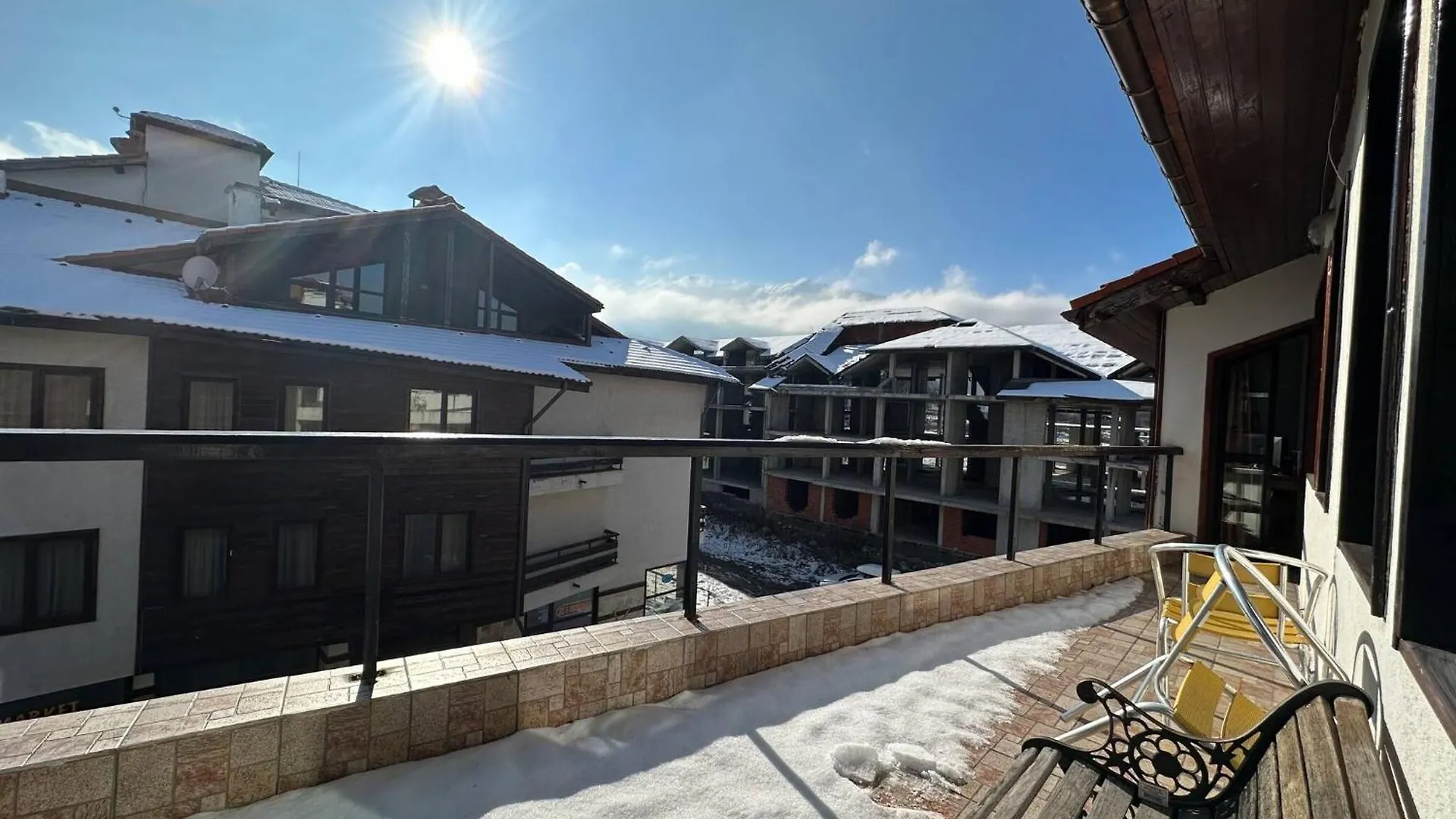 반스코 Bright Mountain View Penthouse - 300Mbps Wi-Fi 아파트 0*,  불가리아